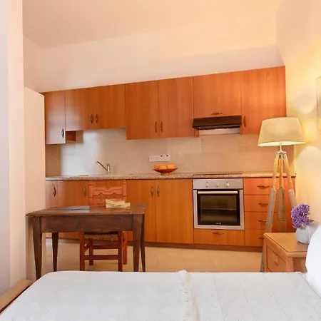 Meleni Bed & Breakfast Parekklisia