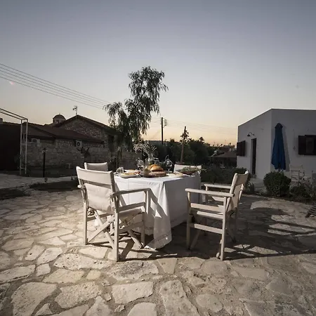 Meleni Bed & Breakfast 3*