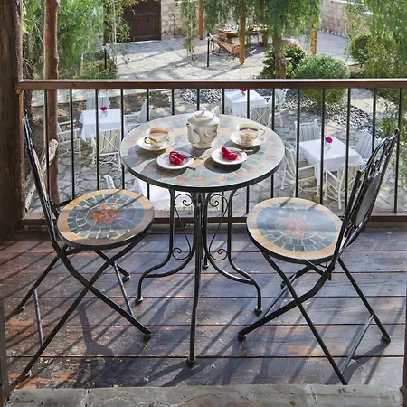 Meleni Couette-café 4*